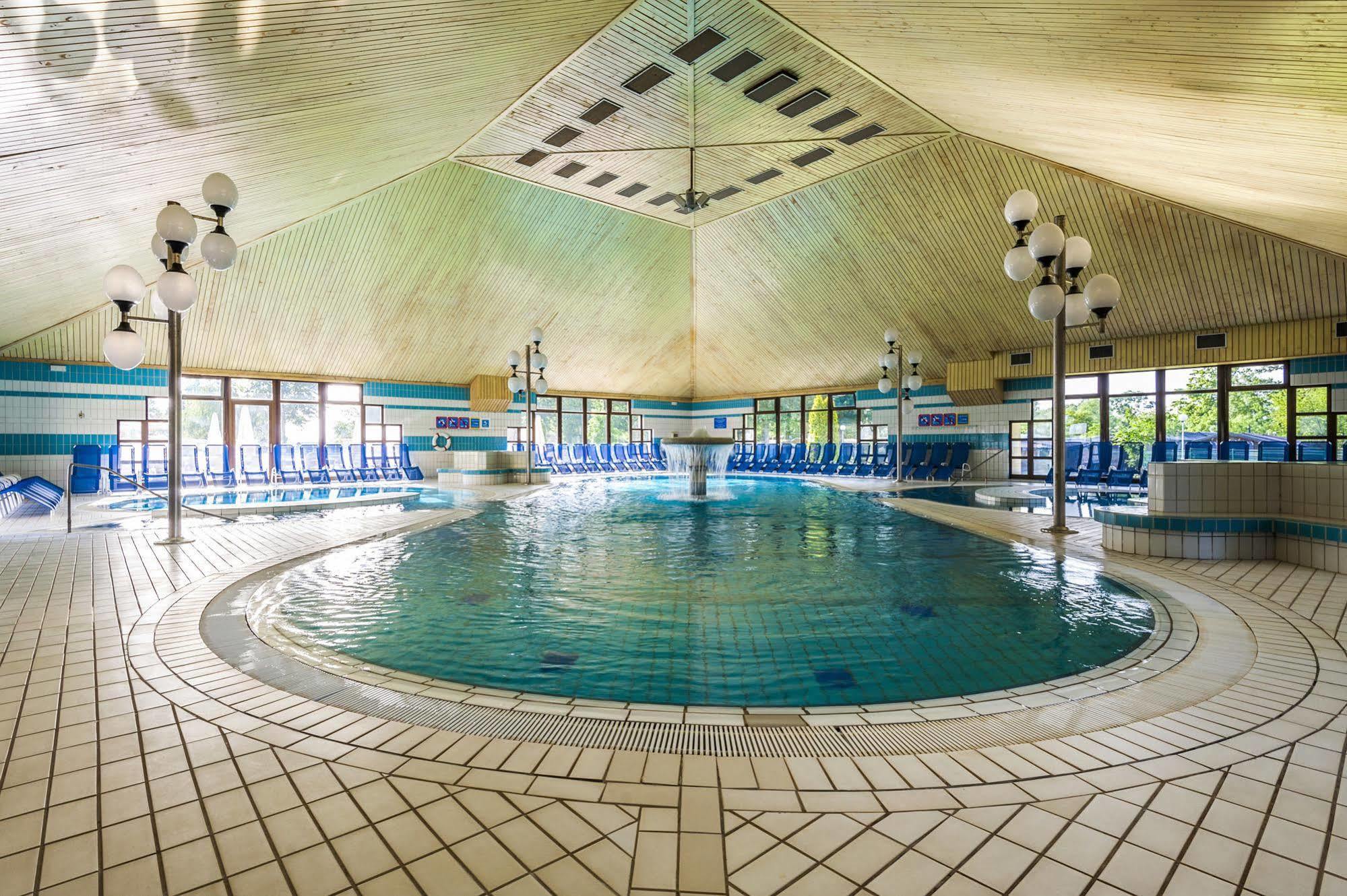 Terme Banovci - Hotel Zeleni Gaj Veržej Exterior foto
